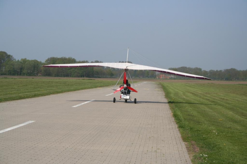 M.P. going to the start of the runway 1